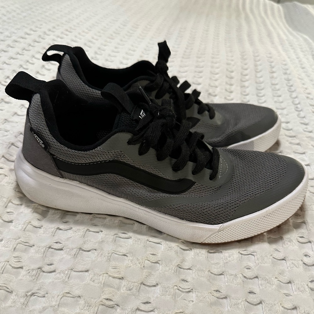 Men’s Vans UltraRange EXO Sneakers - Size 7